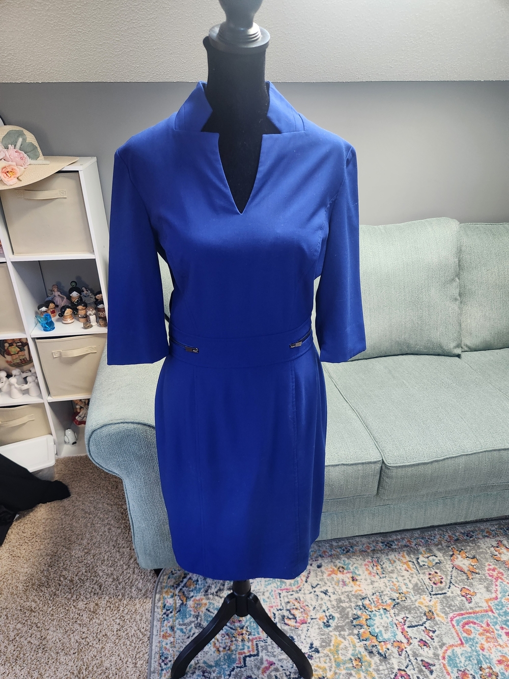 Tahari Royal Blue V-Neck Sheath Dress Size 6 Good Condition